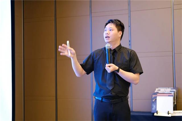 总裁助理黎镜彬分享-超级营销团队打造