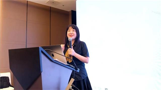 设计师渠道总监陈丽娟-产品知识百科和凤凰展厅动线接待