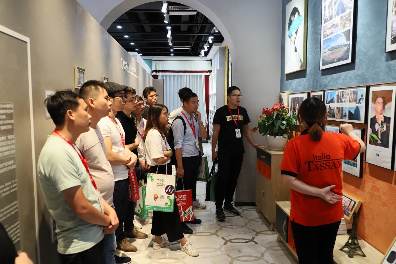 陶博会设计师游学团莅临TASSANI塔萨尼展厅参观