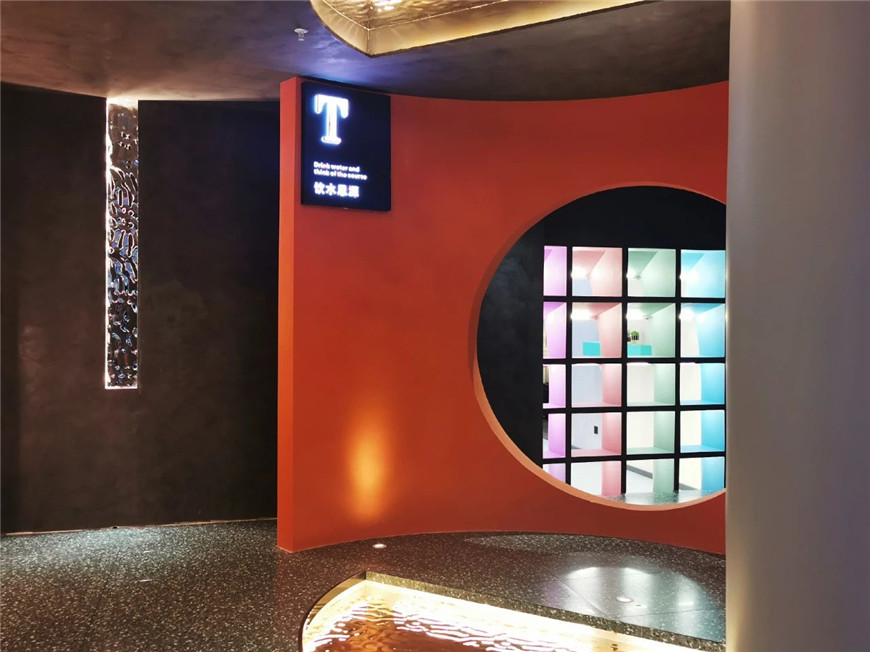 塔萨尼艺术万博manbetx网站凯里旗舰店